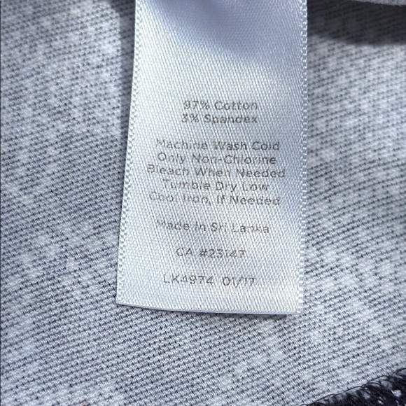 Talbots Blue and Red Mini Pencil Skirt Casual Size 8P - Picture 4 of 4